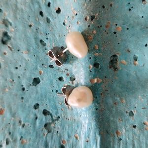 Freshwater pearl earrings